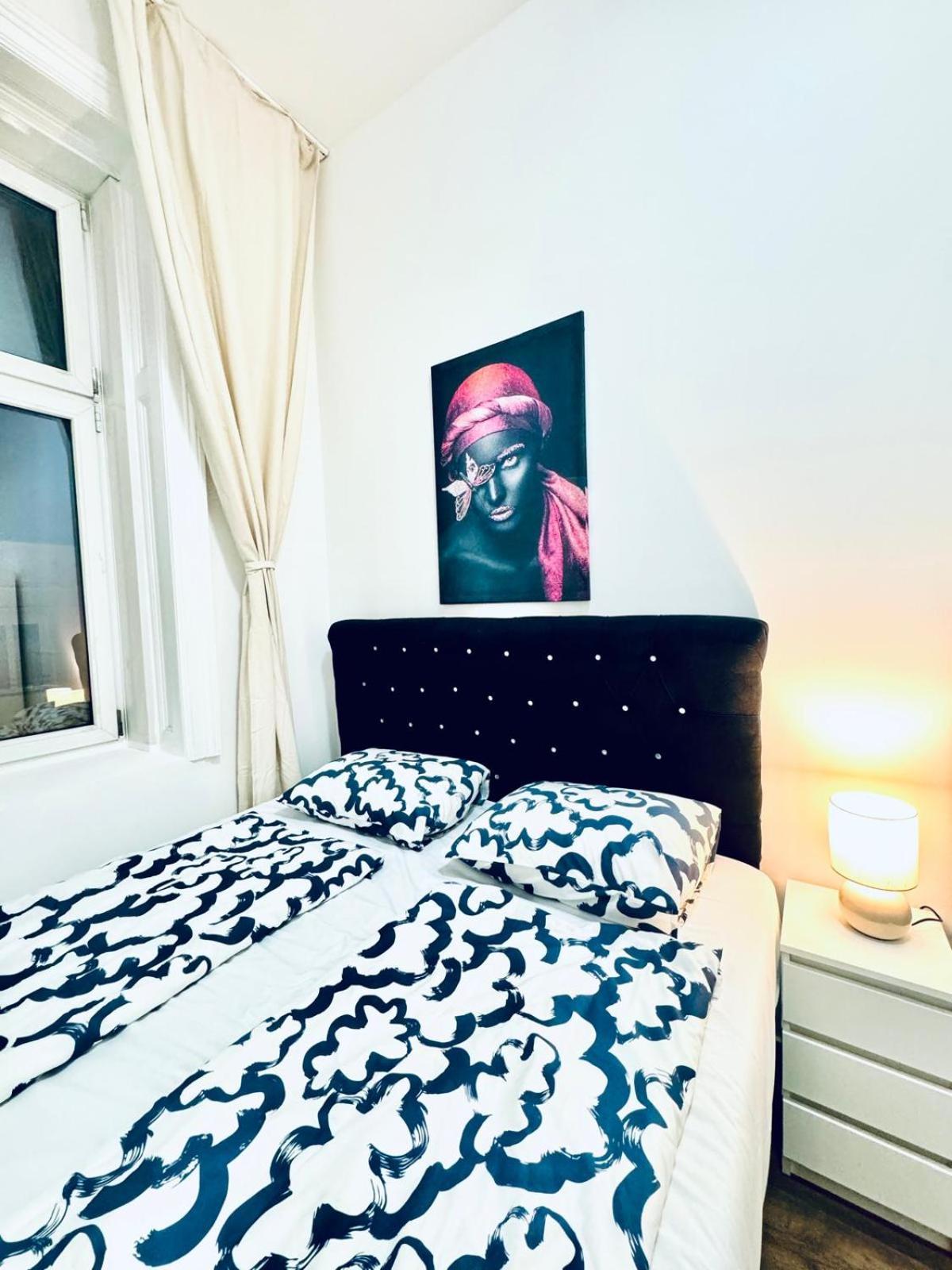 Affordable 5br Shared Apt, 11 Min To Atzgersdorf Apartment