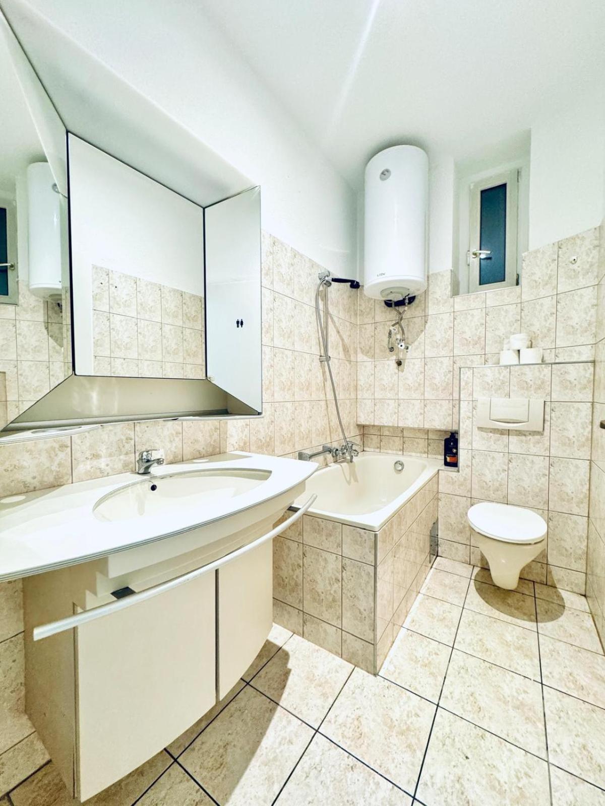Apartment Affordable 5br Shared Apt, 11 Min To Atzgersdorf *